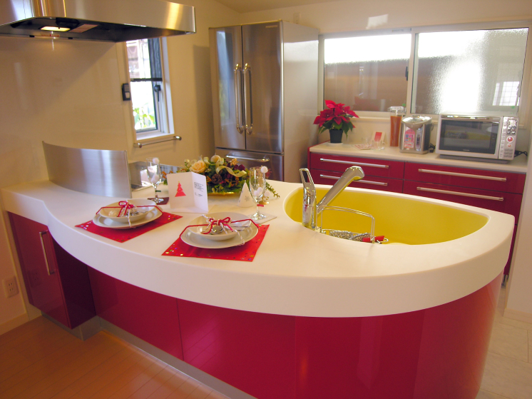 赤いキッチンのある家ギャラリートップ画像